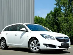 Weiß Gebraucht 2016 Opel Insignia Kombi | 6.270 € (Guter Preis)
