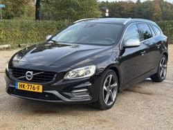 Schwarz Gebraucht 2015 Volvo V60 R-Design Kombi | 9.950 € (Superpreis)