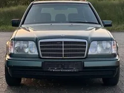 Grün Gebraucht 1994 Mercedes 220 Sportline Kombi | 6.499 €