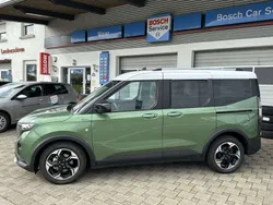 Bursting green Gebraucht 2024 Ford Tourneo Courier Active Van / Kleinbus | 25.290 € (Guter Preis)