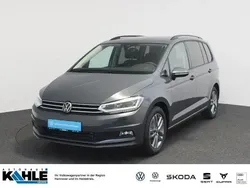 Blau Gebraucht 2024 VW Touran Comfortline Van / Kleinbus | 36.389 € (Fairer Preis)