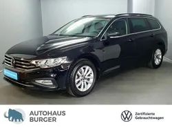 Deep black perleffekt (metallic) Gebraucht 2024 VW Passat Business Kombi | 34.880 € (Teuer)