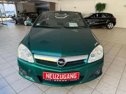 Grün Gebraucht 2006 Opel Tigra Enjoy Cabrio | 2.750 € (Fairer Preis)