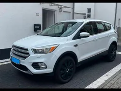 Weiß Gebraucht 2017 Ford Kuga SUV | 13.900 € (Fairer Preis)