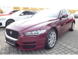 Rot Gebraucht 2016 Jaguar XE Pure Limousine | 7.980 € (Fairer Preis)
