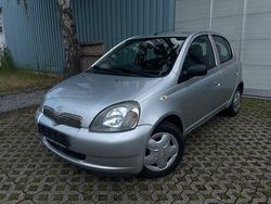 Grau Gebraucht 2002 Toyota Yaris Limousine | 1.999 € (Fairer Preis)