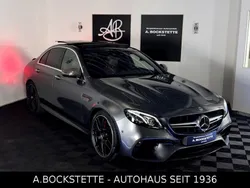Grau Gebraucht 2018 Mercedes E63S AMG AMG Limousine | 58.400 € (Fairer Preis)