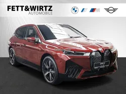 Aventurinrot metallic Gebraucht 2023 BMW iX Performance SUV | 91.990 €