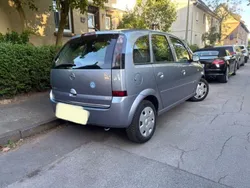 Grau Gebraucht 2006 Opel Meriva Van / Kleinbus | 3.500 € (Teuer)