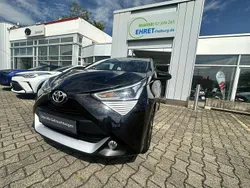 Gebraucht 2021 Toyota Aygo X-play Kleinwagen | 11.990 € (Etwas zu teuer)