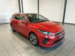 Rot Gebraucht 2021 Kia Ceed Platinum Edition Kombi | 18.490 € (Fairer Preis)
