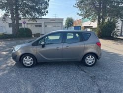 Grau Gebraucht 2012 Opel Meriva Selection Van / Kleinbus | 2.599 € (Guter Preis)