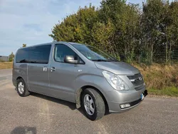 Grau Gebraucht 2010 Hyundai H-1 Van / Kleinbus | 12.800 € (Teuer)
