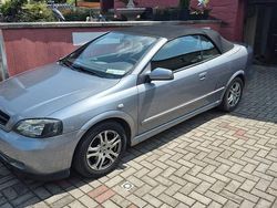 Grau Gebraucht 2005 Opel Astra Cabriolet Cabrio | 2.500 € (Fairer Preis)