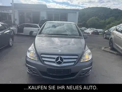 Grau Gebraucht 2008 Mercedes B200 Sport Van / Kleinbus | 5.490 € (Fairer Preis)