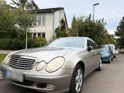 Silber Gebraucht 2004 Mercedes E240 Limousine | 6.900 € (Etwas zu teuer)