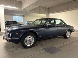 Solent blue metallic Gebraucht 1990 Daimler Double Six Serie 1 Limousine | 28.900 €