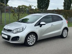Silber Gebraucht 2014 Kia Rio DREAM-TEAM Edition Kleinwagen | 6.800 € (Guter Preis)