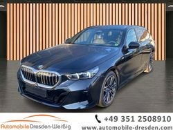 Carbonschwarz metallic Gebraucht 2024 BMW 520 M Sport Kombi | 49.980 €