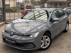 Grau Gebraucht 2024 VW Golf VIII Life Limousine | 20.990 € (Guter Preis)