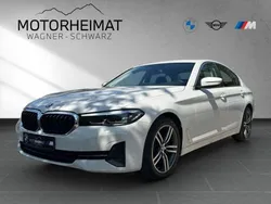 Weiß Gebraucht 2022 BMW 520 Efficient Dynamics Limousine | 31.870 € (Superpreis)