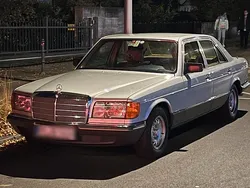Silber Gebraucht 1980 Mercedes E500 Limousine | 22.500 €