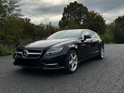 Schwarz Gebraucht 2013 Mercedes CLS350 Shooting Brake AMG Kombi | 23.950 €