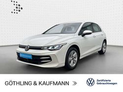 Weiß Gebraucht 2024 VW Golf VIII Life Limousine | 24.330 € (Fairer Preis)