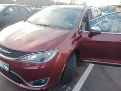 Rot Gebraucht 2017 Chrysler Pacifica SUV | 14.730 € (Fairer Preis)