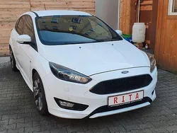 Weiß Gebraucht 2018 Ford Focus ST-Line Limousine | 11.980 € (Guter Preis)