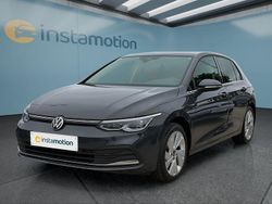Grau Gebraucht 2021 VW Golf VIII Kleinwagen | 22.549 € (Fairer Preis)