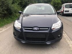 Grau Gebraucht 2013 Ford Focus Champions Edition Kombi | 5.700 € (Fairer Preis)