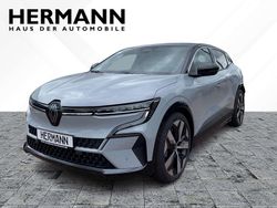 Rafalgrau metallic, black pea Gebraucht 2025 Renault Mégane Limousine | 34.610 € (Fairer Preis)