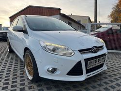 Weiß Gebraucht 2014 Ford Focus Titanium Limousine | 8.900 € (Fairer Preis)