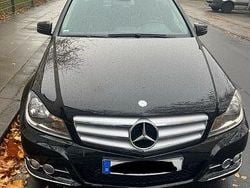 Schwarz Gebraucht 2012 Mercedes C350 Avantgarde Limousine | 11.000 €