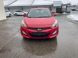 Rot Gebraucht 2012 Hyundai i30 Classic Limousine | 5.300 € (Fairer Preis)