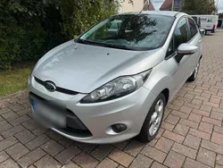 Silber Gebraucht 2010 Ford Fiesta Trend Kleinwagen | 2.900 € (Guter Preis)