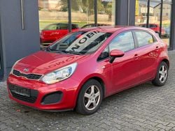 Rot Gebraucht 2013 Kia Rio Edition 7 Kleinwagen | 4.900 € (Superpreis)