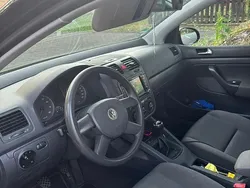 Schwarz Gebraucht 2004 VW Golf V Kleinwagen | 2.599 € (Fairer Preis)