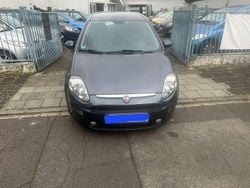 Hellsilber met. Gebraucht 2010 Fiat Punto Dynamic Limousine | 2.999 € (Etwas zu teuer)