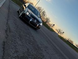 Schwarz Gebraucht 2006 VW Golf V R Limousine | 18.200 €