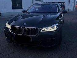 Grau Gebraucht 2018 BMW 750 Shadowline Limousine | 37.500 € (Teuer)