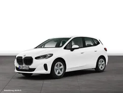 Gebraucht 2024 BMW 220 Active Tourer Luxury Line Van / Kleinbus | 36.814 € (Teuer)