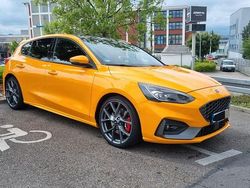 Orange Gebraucht 2020 Ford Focus ST Limousine | 20.400 € (Fairer Preis)