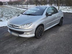 Grau Gebraucht 2004 Peugeot 206 CC Cabrio | 1.300 €