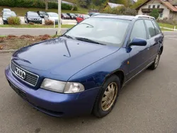 Santorinblau perleffekt Gebraucht 1998 Audi A4 Kombi | 399 € (Superpreis)