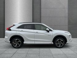 Weiß metallic Gebraucht 2022 Mitsubishi Eclipse Cross Plus SUV | 29.200 € (Teuer)