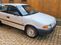 Weiß Gebraucht 1993 Opel Astra Kleinwagen | 2.750 €