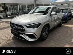 Iridiumsilber metallic Gebraucht 2024 Mercedes GLA200 Premium SUV | 39.900 € (Fairer Preis)