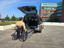 Beige Gebraucht 2024 VW Caddy Maxi Life Van / Kleinbus | 50.900 €